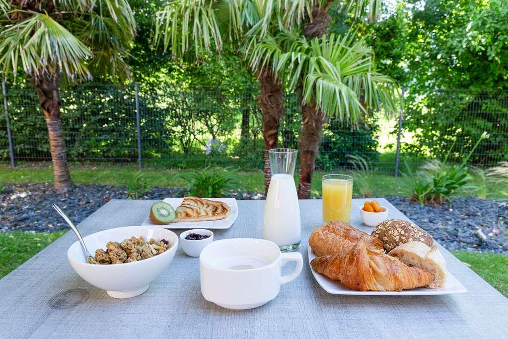 The Originals Boutique Hotel Restaurant Saint James, Montaigu-Vendee Servicios foto