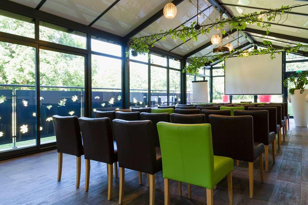 The Originals Boutique Hotel Restaurant Saint James, Montaigu-Vendee Servicios foto