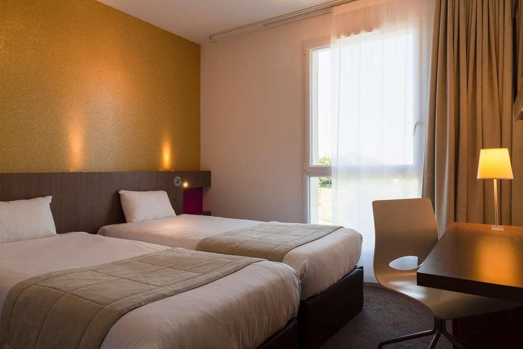 The Originals Boutique Hotel Restaurant Saint James, Montaigu-Vendee Habitación foto