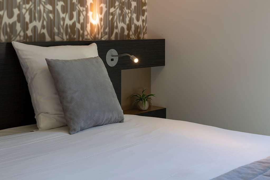 The Originals Boutique Hotel Restaurant Saint James, Montaigu-Vendee Habitación foto