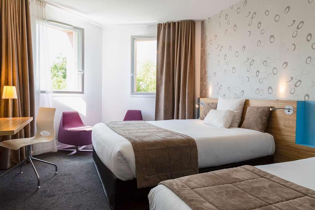 The Originals Boutique Hotel Restaurant Saint James, Montaigu-Vendee Habitación foto